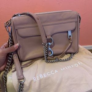 Cross body bag pink with chains and fringe